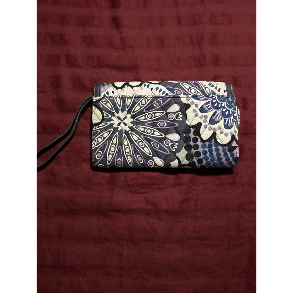 Vera Bradley Quilted Floral Medallion Wallet Clutch Snap Zip Coin‎ Purple Cotton